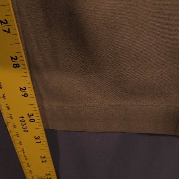 Roundtree & Yorke Straight Fit Khakis Size 40x32 - Picture 4 of 7